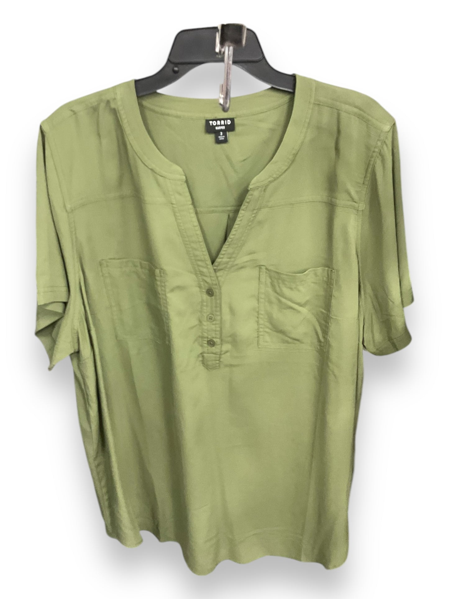 Top Short Sleeve By Torrid In Green, Size: 3x