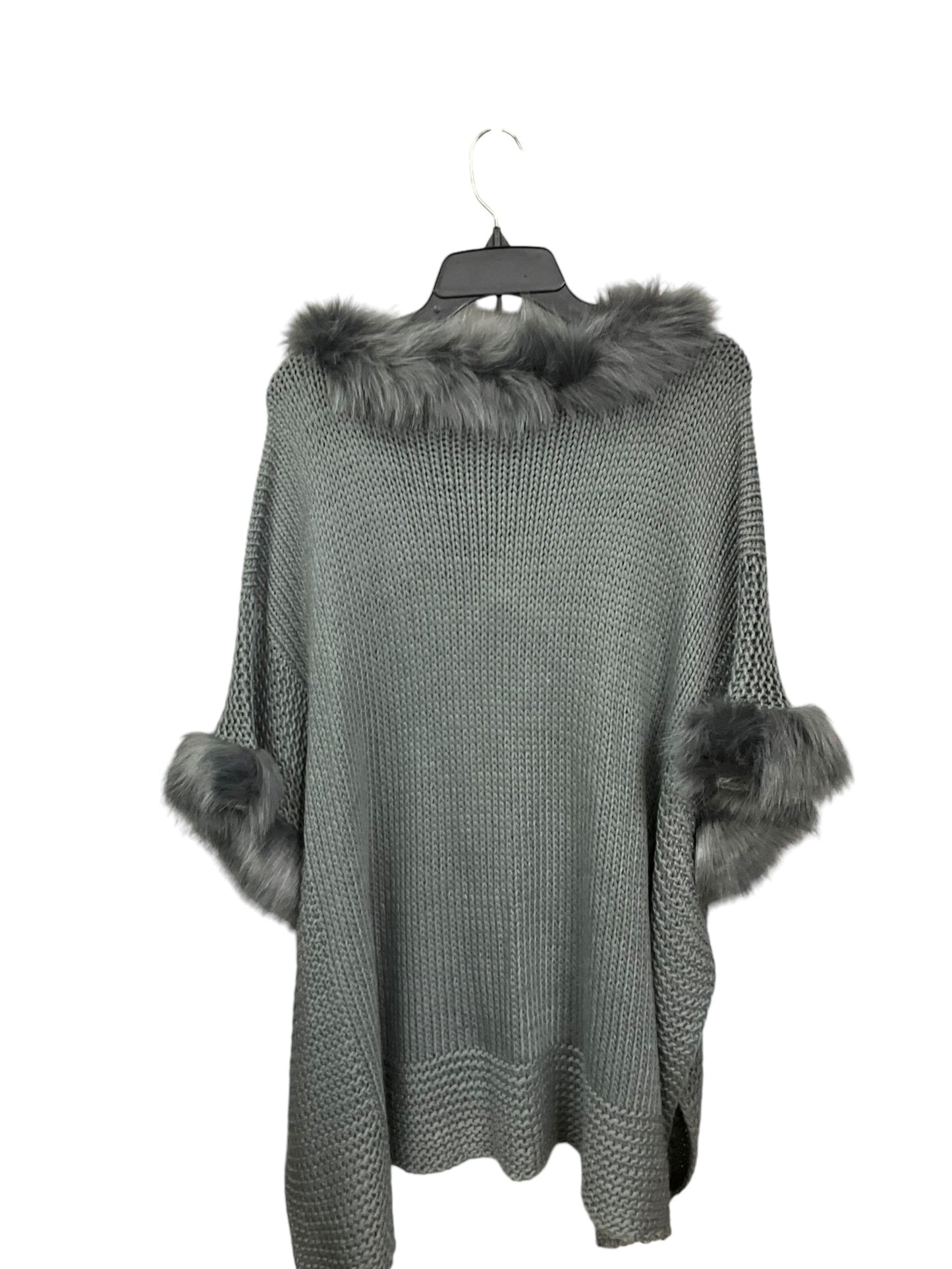 Poncho By Clothes Mentor In Grey, Size: Onesize