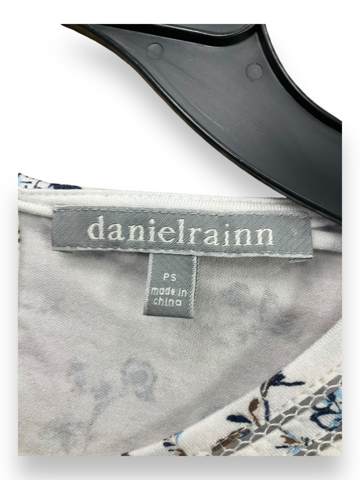 Top Short Sleeve By Daniel Rainn In Floral Print, Size: Sp