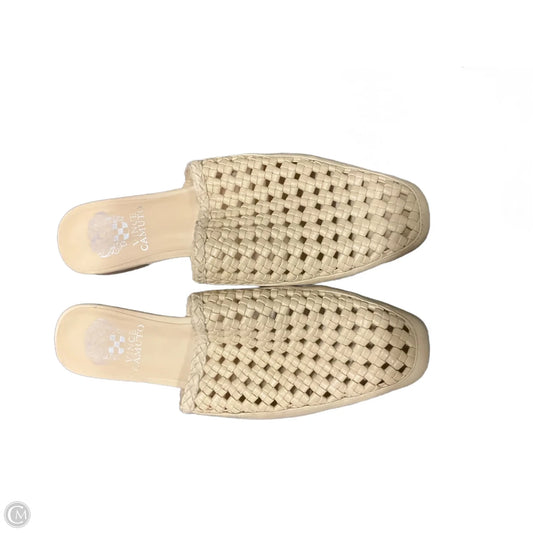 Shoes Flats By Vince Camuto In Cream, Size: 8