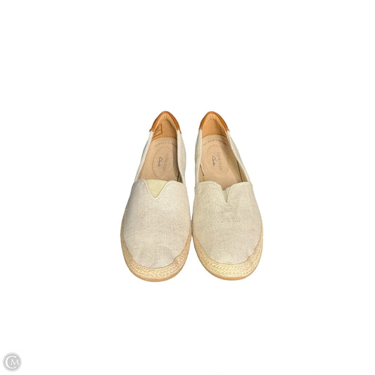 Shoes Flats By Clarks In Tan, Size: 7.5