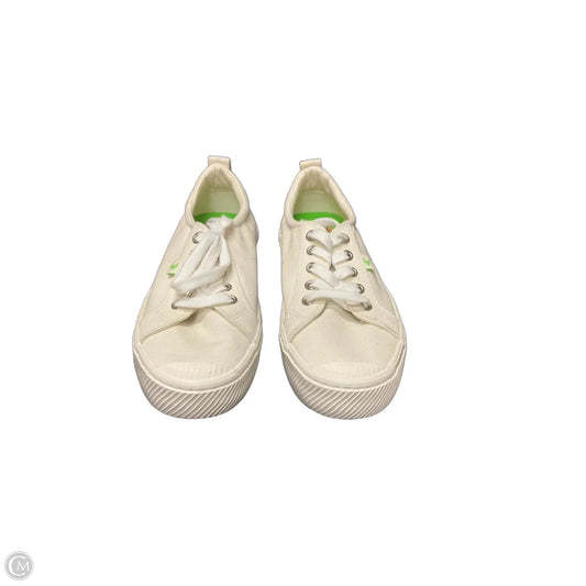 Shoes Sneakers By Cariuma In Cream, Size: 8.5