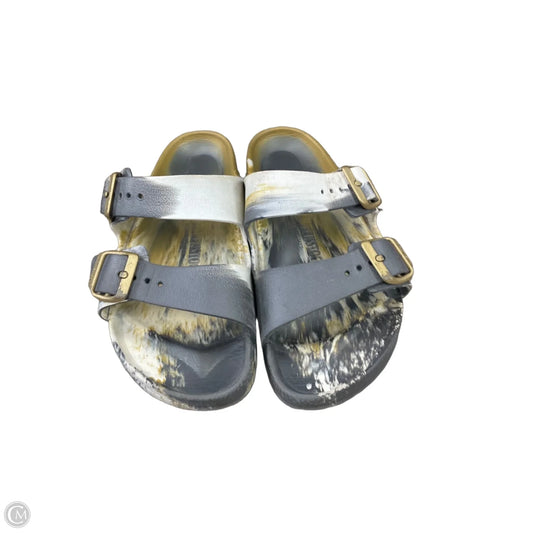 Sandals Flip Flops By Birkenstock In Camouflage Print, Size: 6
