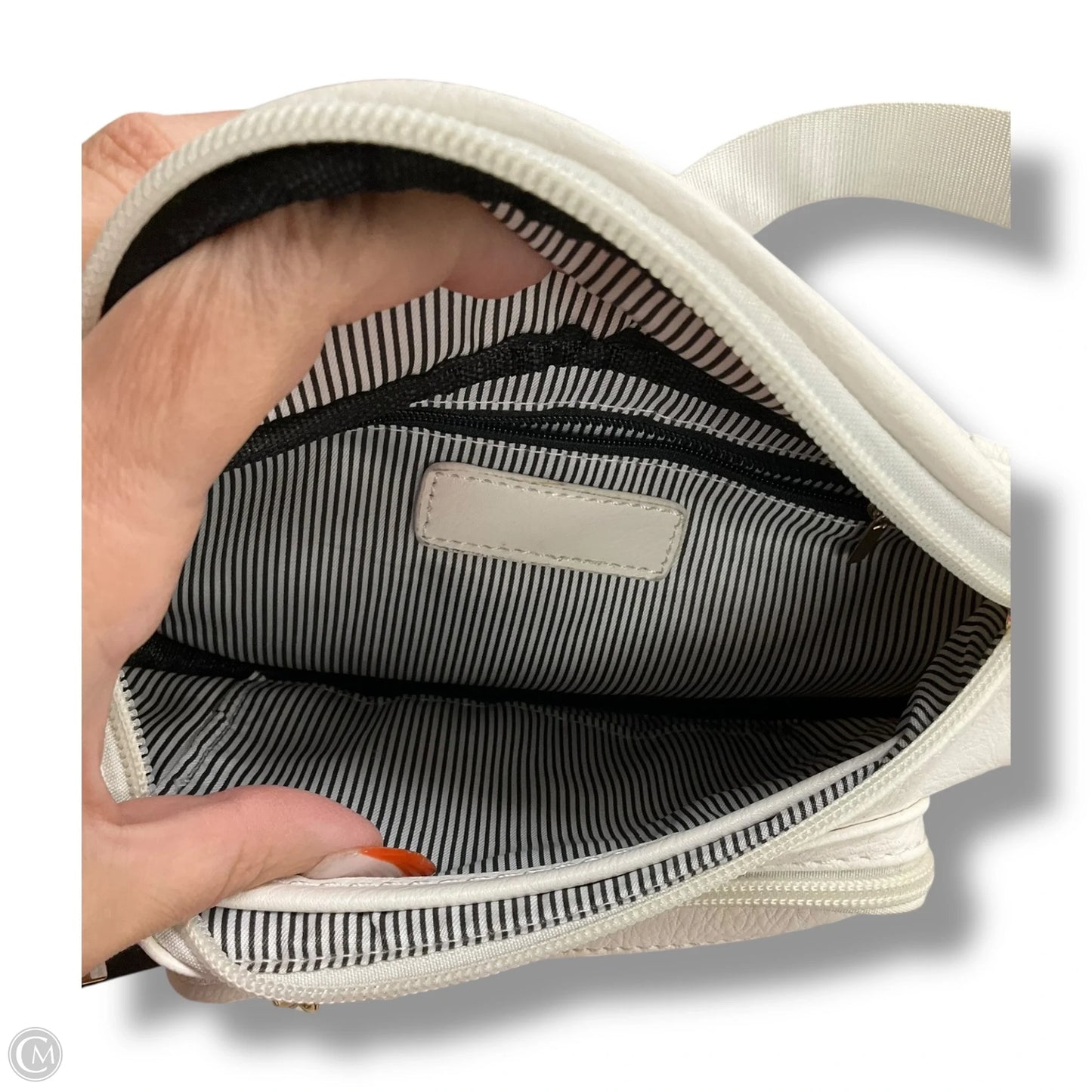 Belt Bag By Clothes Mentor, Size: Medium