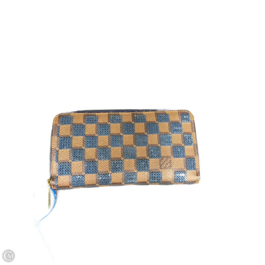 Wallet Luxury Designer By Louis Vuitton, Size: Medium