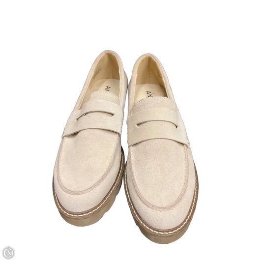 Shoes Flats By Anne Klein In Tan, Size: 7.5