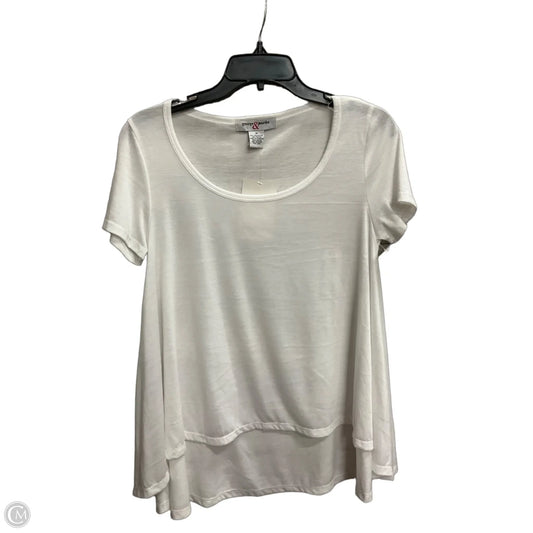 Top Short Sleeve By Clothes Mentor In White, Size: M