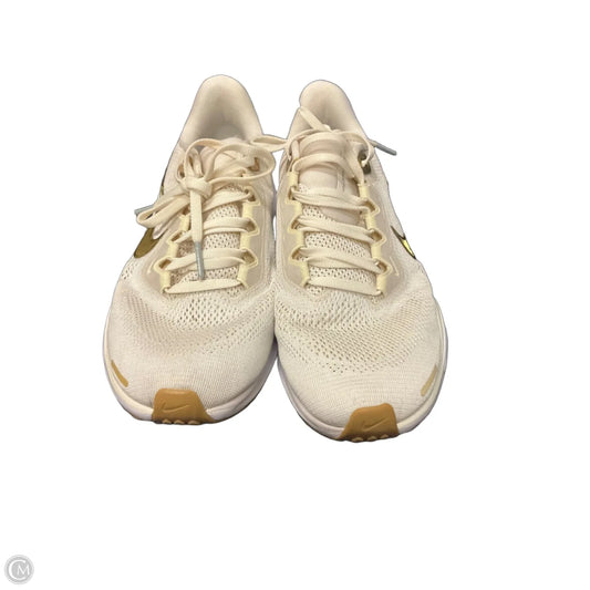 Shoes Athletic By Nike In Cream, Size: 7