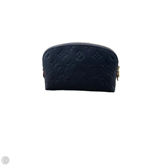 Makeup Bag Luxury Designer By Louis Vuitton, Size: Medium