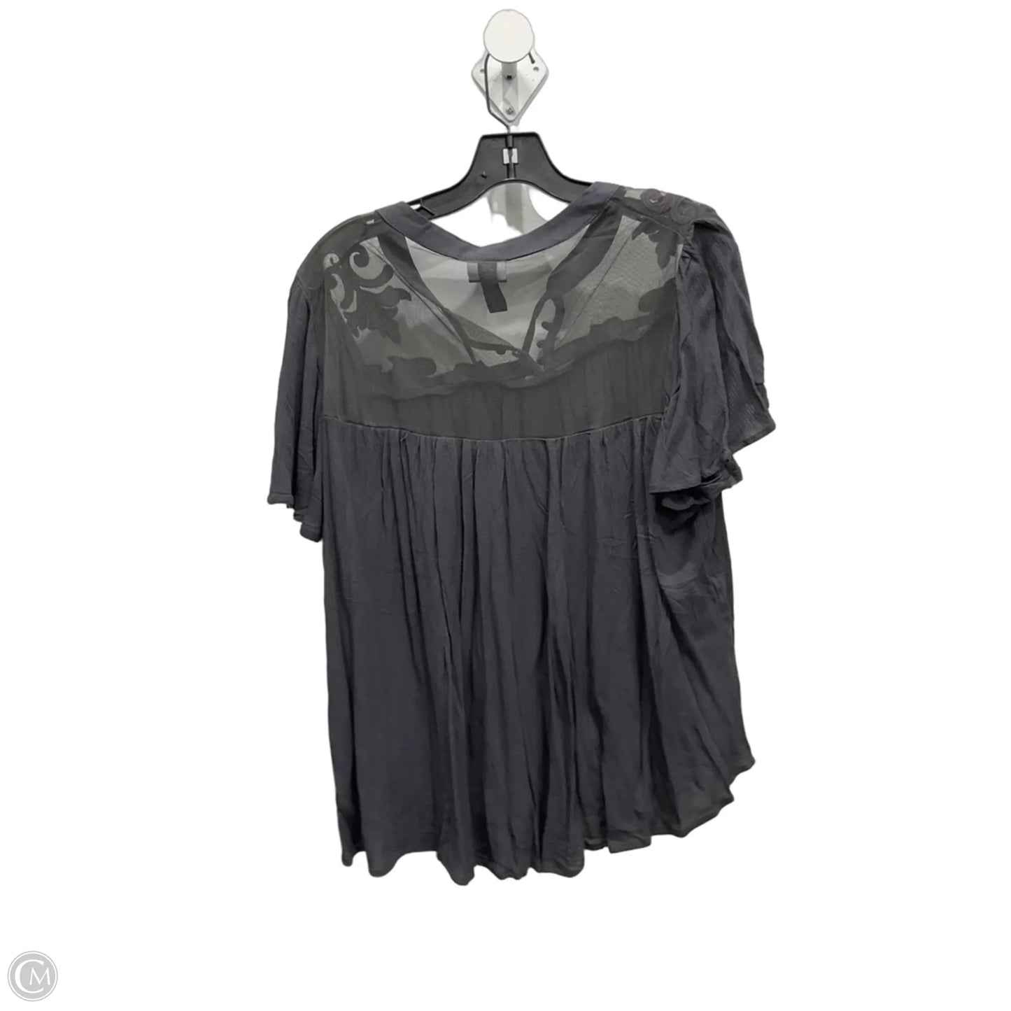Top Short Sleeve By Daytrip In Grey, Size: Xl