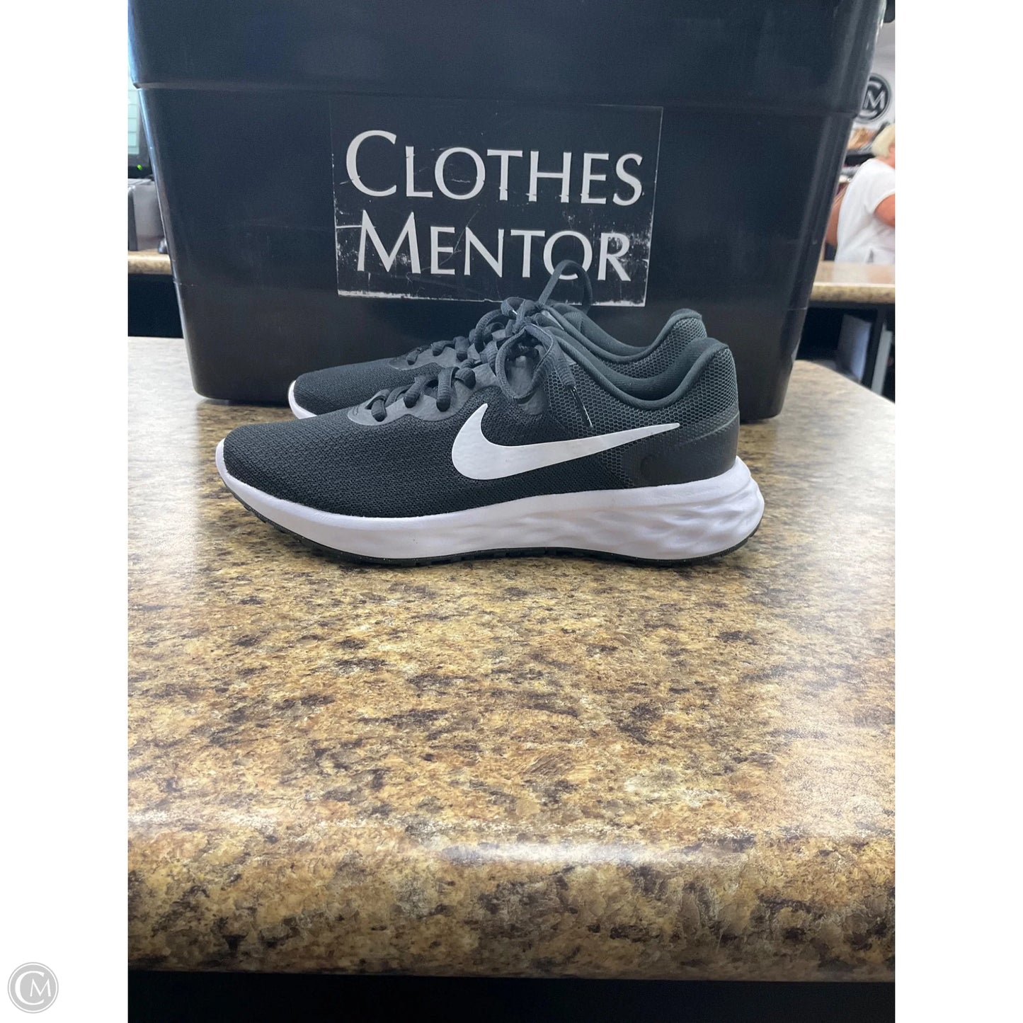 Shoes Athletic By Nike In Black & White, Size: 6