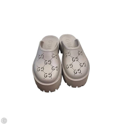 Shoes Luxury Designer By Gucci In Tan, Size: 9.5