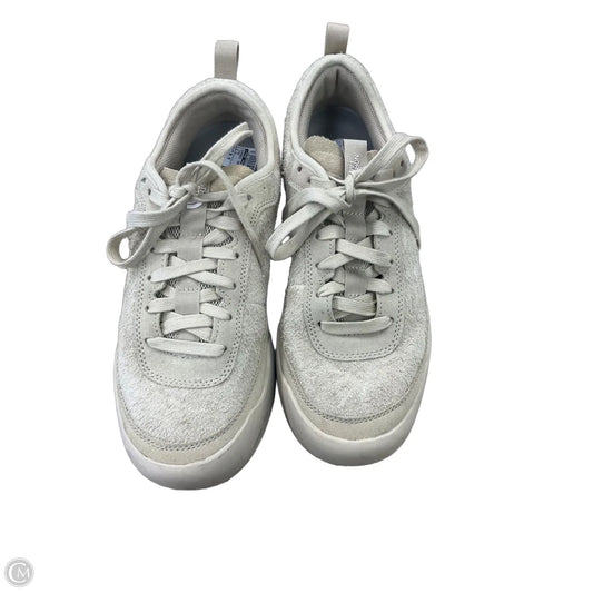Shoes Sneakers By The North Face In Tan, Size: 9.5