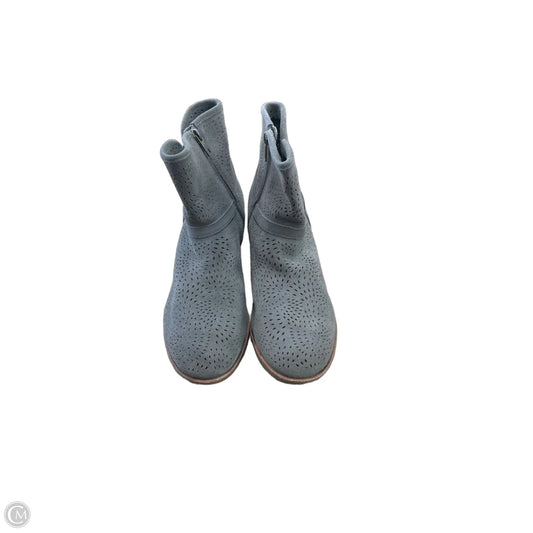 Boots Designer By Ugg In Grey, Size: 9