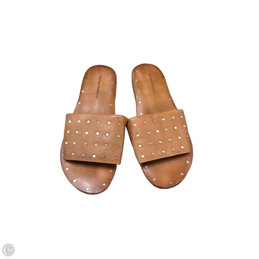 Sandals Flats By Cmb In Brown, Size: 8