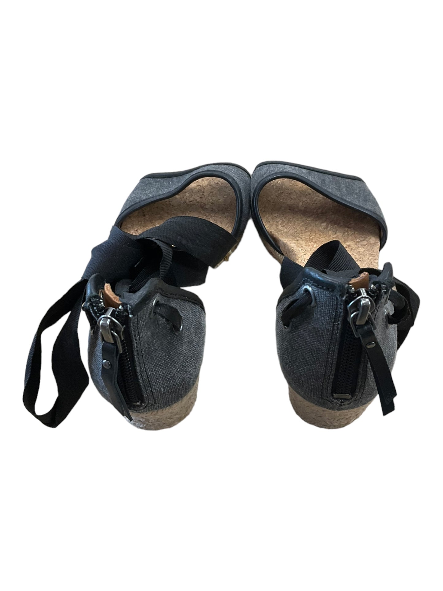 Sandals Designer By Ugg  Size: 8